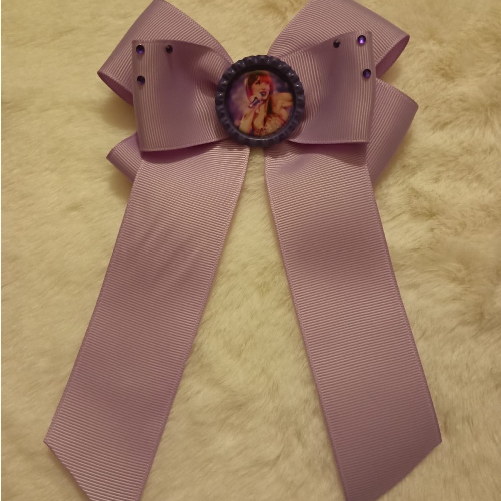 Taylor Swift Hair Bow